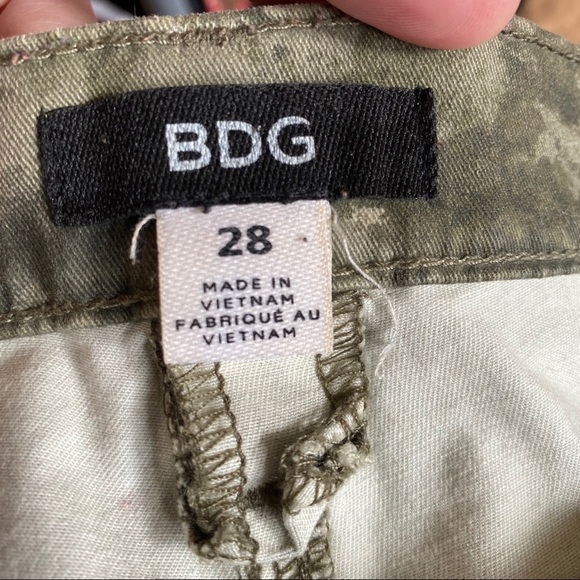 Urban Outfitters BDG camo pants jeans skinny leg ankle zip size 28 - Picture 10 of 12